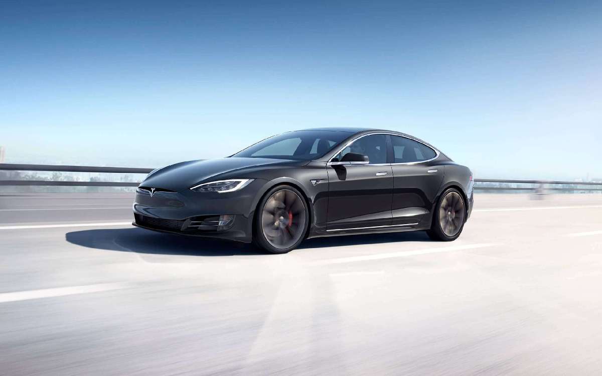 Elon Musk Tesla Model S İle İlgili Yeni Bir Açıklama Yaptı